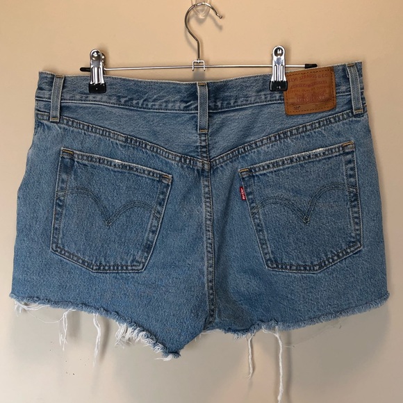 Levi’s 501 Denim Shorts - Picture 3 of 5